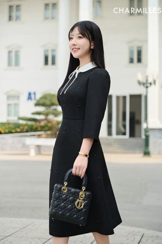 Đầm đính cườm phối nơ cổ