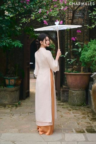 Giai Ý (Quần áo dài)