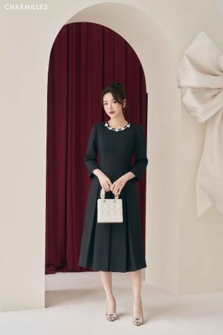 Đầm cổ đính hoa ngọc