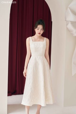 Đầm thêu hoa phối viền ngọc