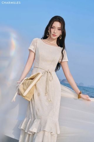Đầm ren thêu xếp ly tầng
