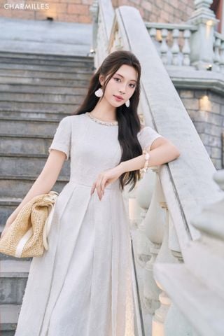 Đầm xếp ly phối tay lệch
