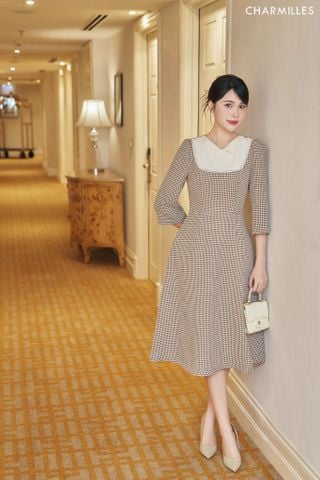 Đầm phối cổ, viền trai