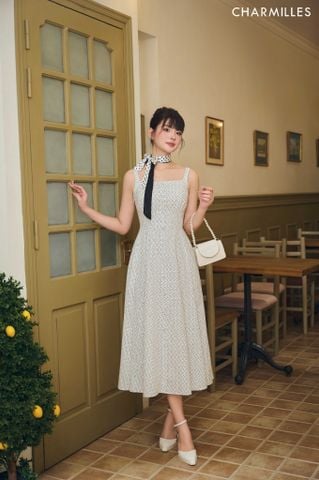 Đầm chấm bi sát nách