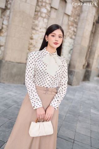 Áo chấm bi phối nơ cổ
