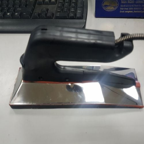  Bàn ủi nhiệt dùng nối thảm 