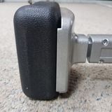  Kích dùng kéo căng thảm 