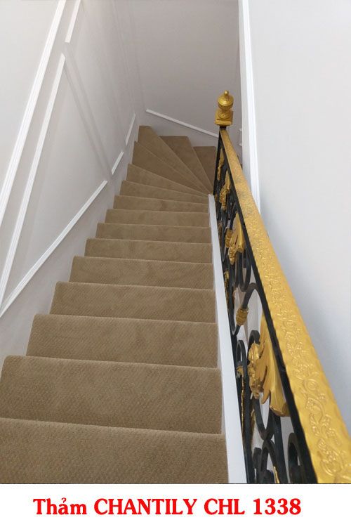  Trải thảm cầu thang nhà anh Hiếu quận 10 