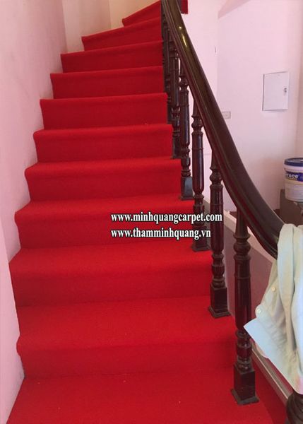  Cầu thang trải thảm đỏ quận Thủ Đức 