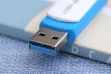  USB 3.2 32GB APACER AH357 thiết kế trẻ trung với gam màu xanh trắng bắt mắt. - HÀNG CHÍNH HÃNG 
