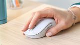  Chuột không dây bluetooth Logitech Signature M650 - Dành cho tay có kích cỡ từ nhỏ tới trung bình, Cuộn SmartWheel, giảm ồn, các nút bên có thể tùy chỉnh - Hàng Chính Hãng 