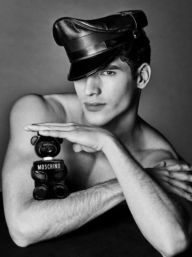 Moschino Hombre Toy Boy: La Fragancia que Define tu Estilo - Moschino Hombre Toy Boy 100 ml