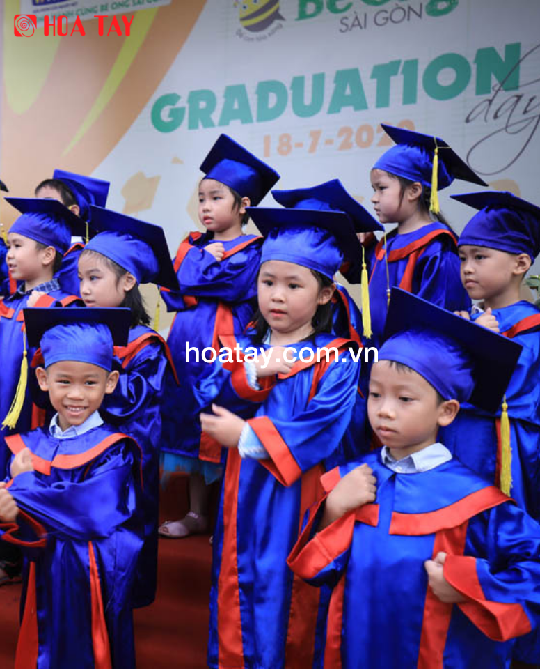 Lễ Phục Tốt Nghiệp Trường Mầm Non Bé Ong