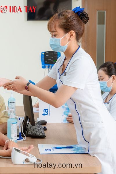 Đồng Phục Điều Dưỡng Bệnh Viện Tâm Anh