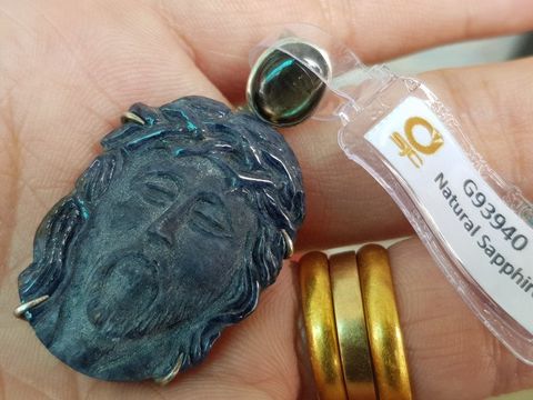  mặt dây chuyên công giáo Chúa Giesu đá sapphire thiên nhiên 