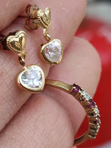  bộ bông tai vàng 10k đính đá hình tim và nhẫn vàng 10k gắn ruby xoàn thiên nhiên 