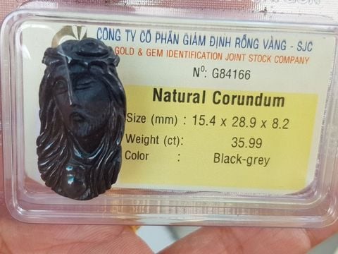  tượng chúa Giesu bằng đá Sapphire thiên nhiên kiểm định SJC 