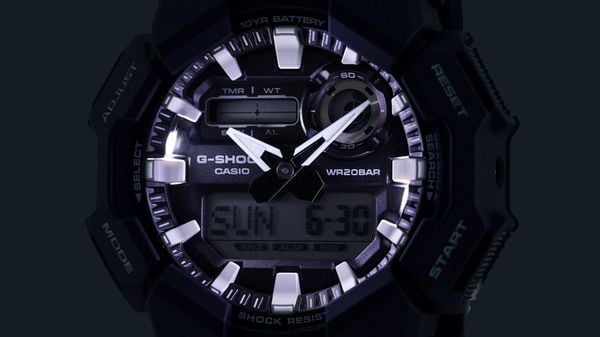  Casio G-Shock GA-010-1A1 - Uy tín từ 2009, Tem vàng chống giả, Bảo hành 5 năm, Pin miễn phí trọn đời 