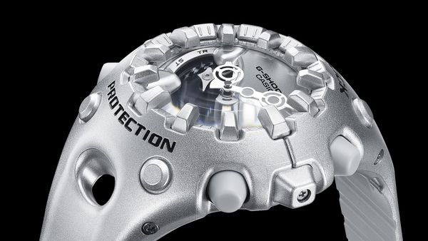  [LIMITED] Casio G-Shock GA-V01A-8A - Uy tín từ 2009, Tem vàng chống giả, Bảo hành 5 năm, Pin miễn phí trọn đời 