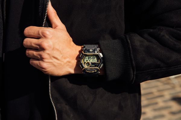  Casio G-Shock GD-400GB-1B2 - Uy tín từ 2009, Tem vàng chống giả, Bảo hành 5 năm, Pin miễn phí trọn đời 