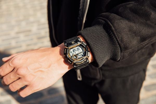  Casio G-Shock GD-400GB-1B2 - Uy tín từ 2009, Tem vàng chống giả, Bảo hành 5 năm, Pin miễn phí trọn đời 