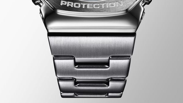  Casio G-Shock GM-2110D-2B - Uy tín từ 2009, Tem vàng chống giả, Bảo hành 5 năm, Pin miễn phí trọn đời 