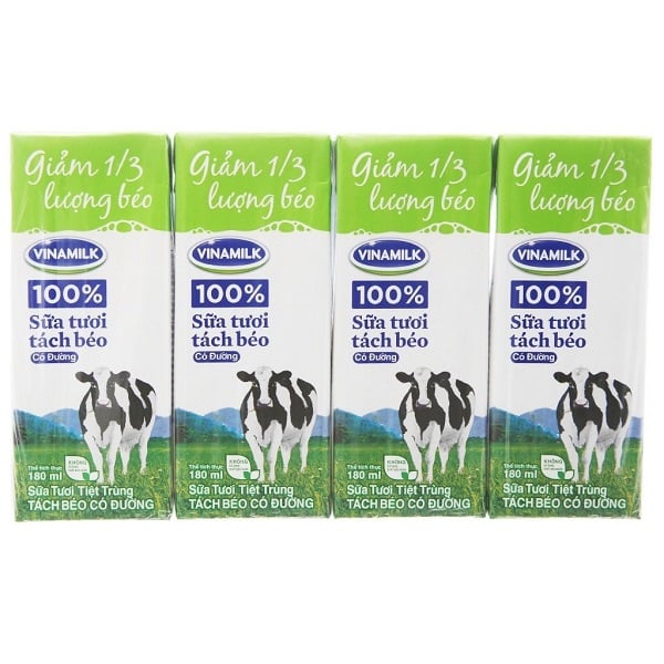 Sữa Tiệt Trùng Vinamilk Tách Béo Có Đường - Lốc 4 Hộp X 180Ml