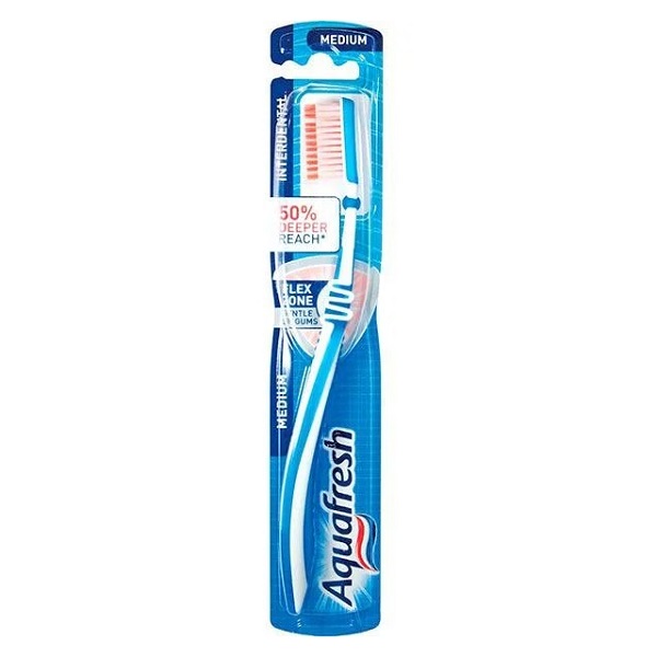 Bàn Chải Đánh Răng Aquafresh Chải Sạch Vượt Trội (100486861)
