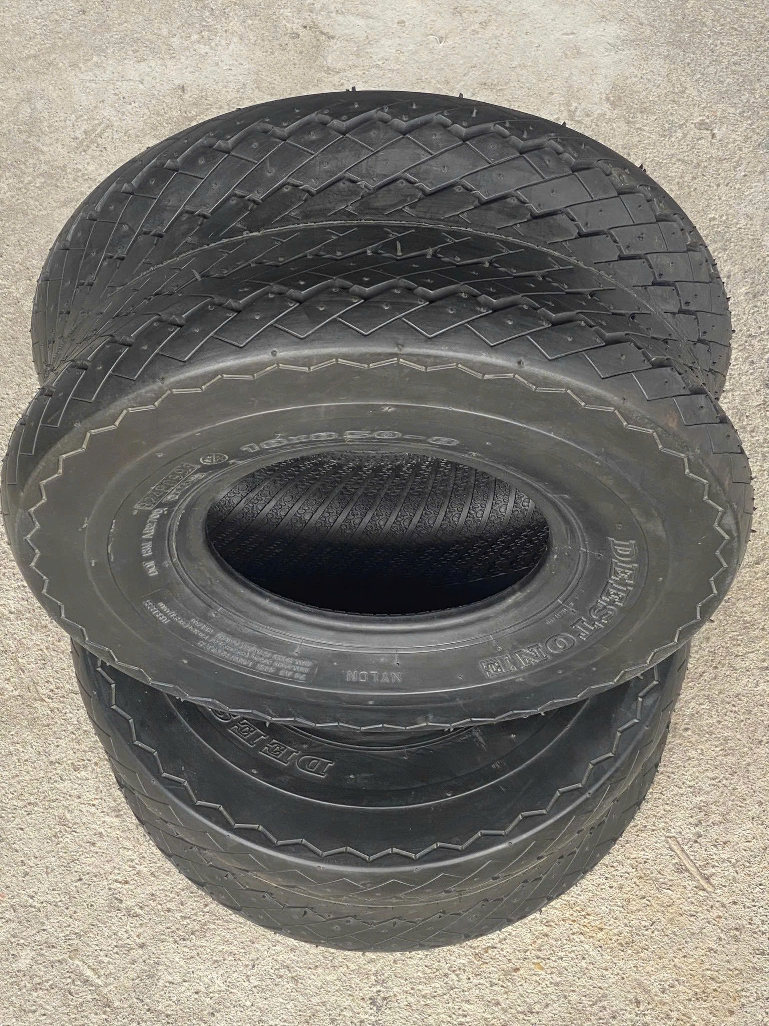 Lốp xe điện Desstone 18/8.5-8 ( 205/65-10 )