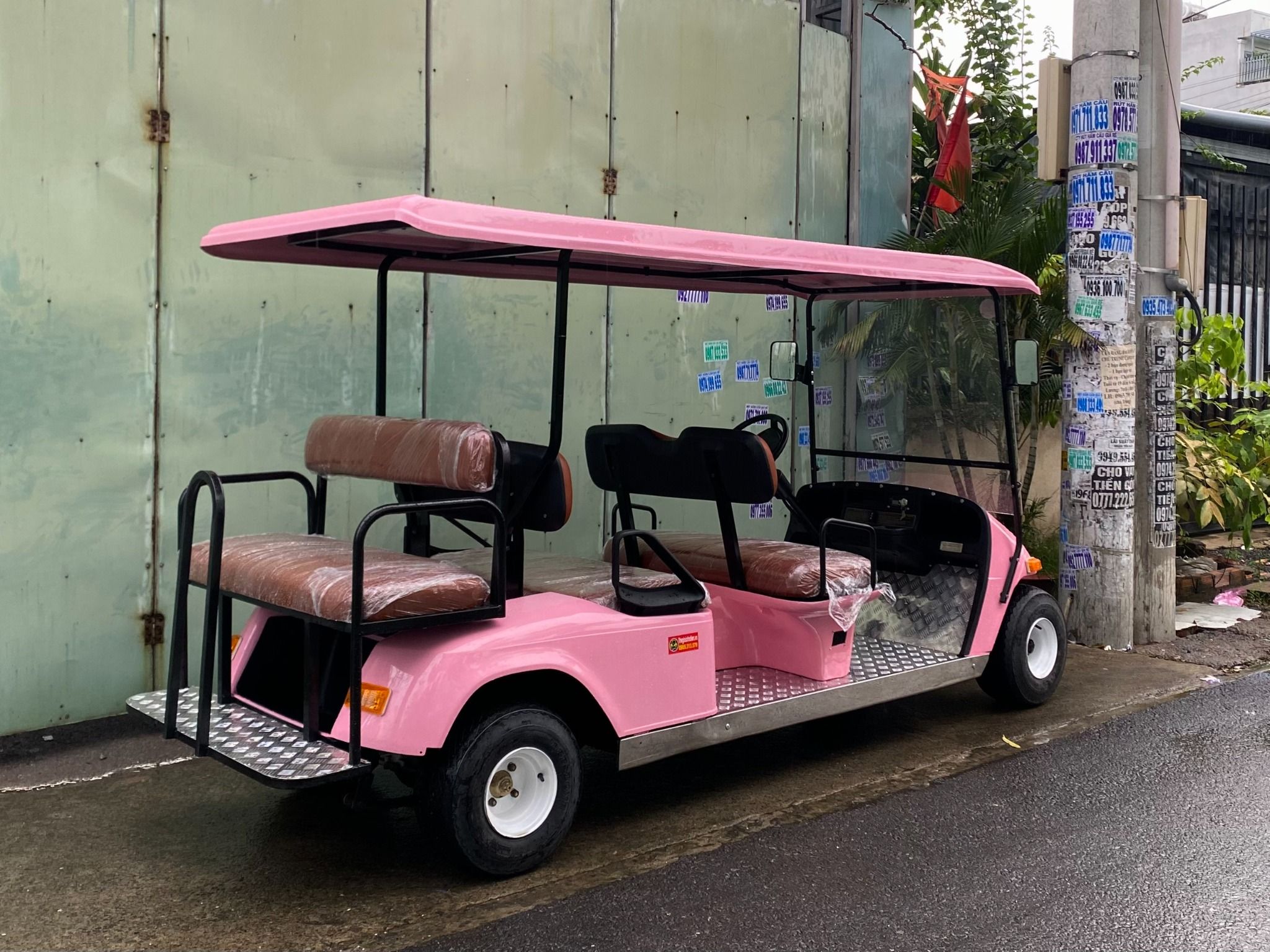 Xe điện EZGO 6 chổ ngồi làm mới 90%