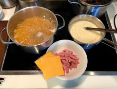 KNORR FIX CARBONARA  - Gia vị sốt mỳ vị kem thơm béo, 3 phần ăn