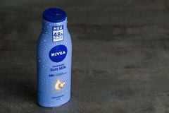 NIVEA Body Soft Milk 48h - Sữa dưỡng thể dành cho da khô với bơ hạt mỡ, giúp da mềm mại và đẹp tự nhiên, 400ml