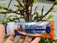 (Mẫu mới) VOLTAREN 23,2mg Schmerzgel Forte - Gel bôi trị bong gân, đau khớp xương và cơ bắp, tuýp 100g