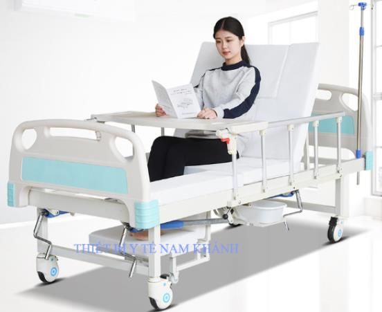 GIƯỜNG BỆNH NHÂN 3 TAY QUAY AKIKO A83