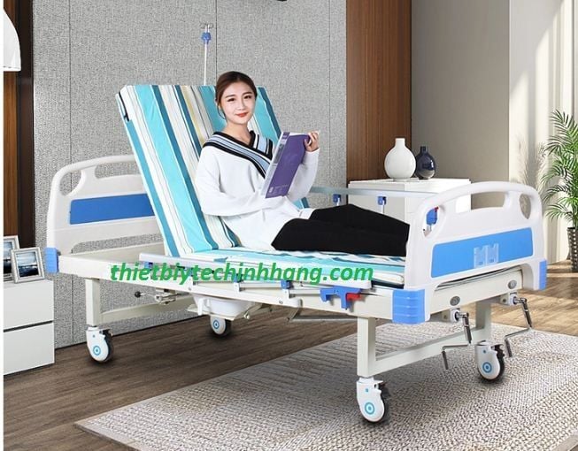 GIƯỜNG BỆNH NHÂN 2 TAY QUAY  7 CHỨC NĂNG NAKITO A01-III