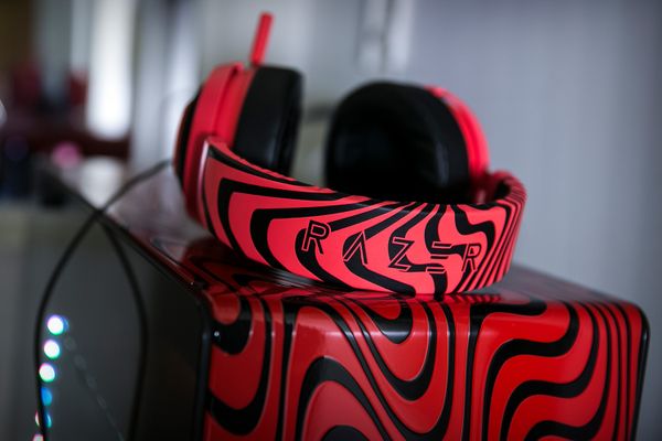 Tai nghe Razer Kraken Pro V2 PewDiePie