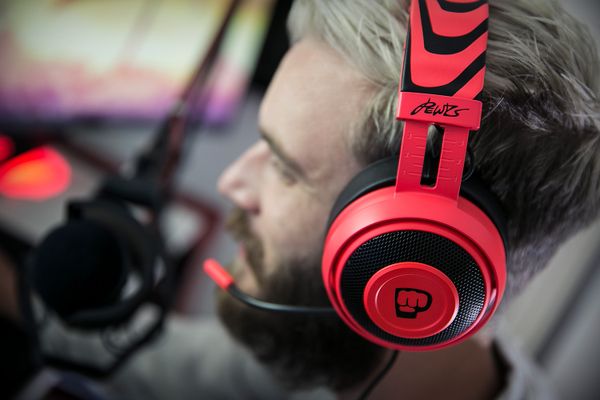 Tai nghe Razer Kraken Pro V2 PewDiePie