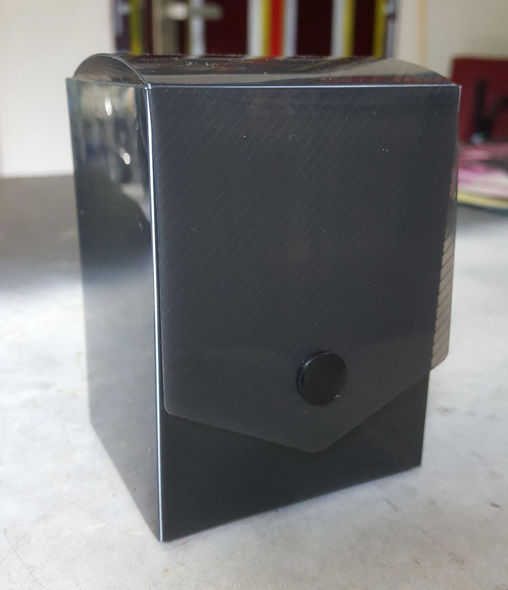Deck box KMC mini black - hộp đựng bài màu đen cỡ nhỏ.