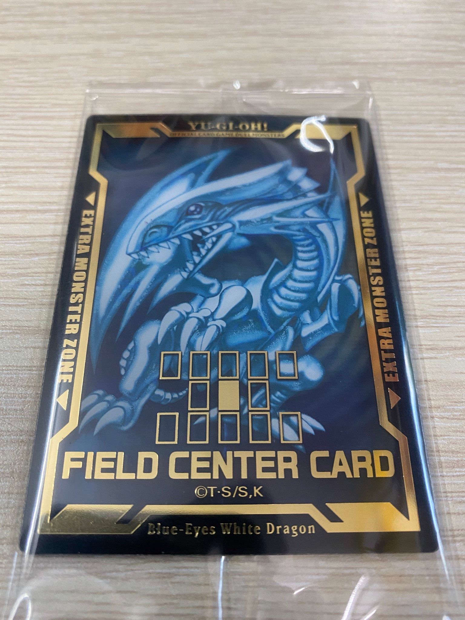 FIELD CENTER - BLUE-EYES WHITE DRAGON