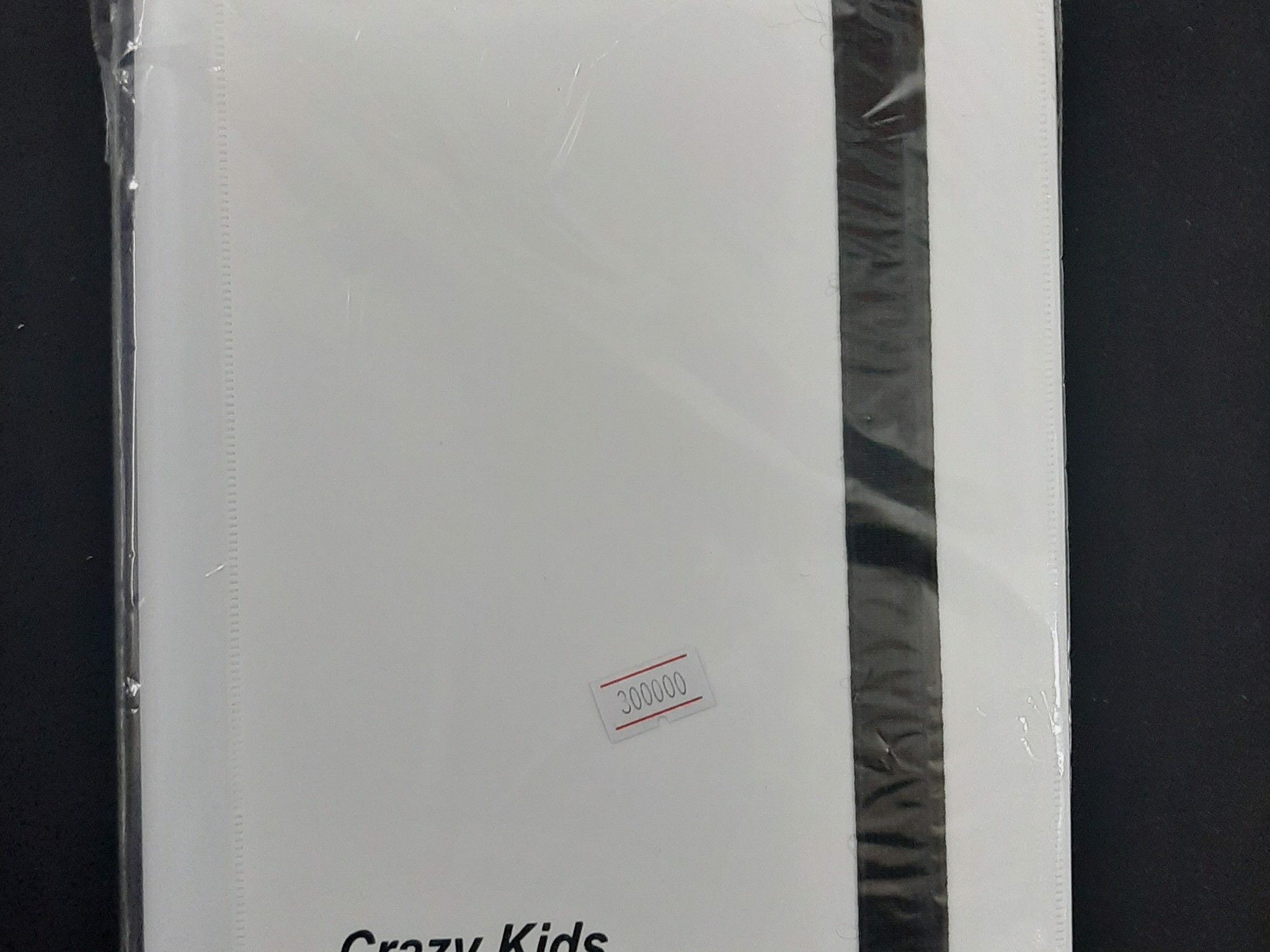 Album đựng card màu trắng - ultimate guard 2x2 crazy kids