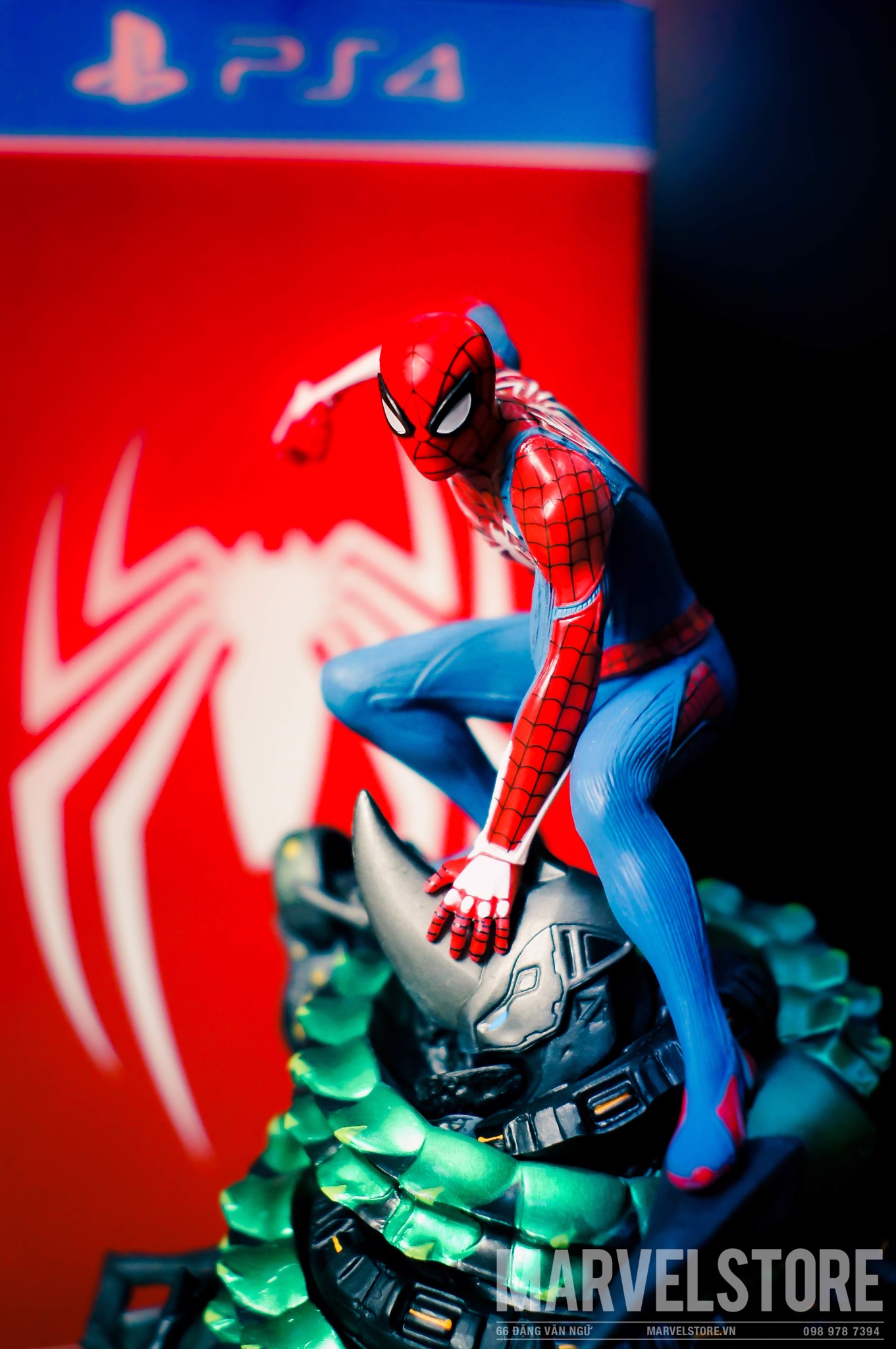 Mua Mô hình Marvel người nhện Spider Man anh có thể cứu cả thế giới nhưng  không thể cứu được em  Tiki