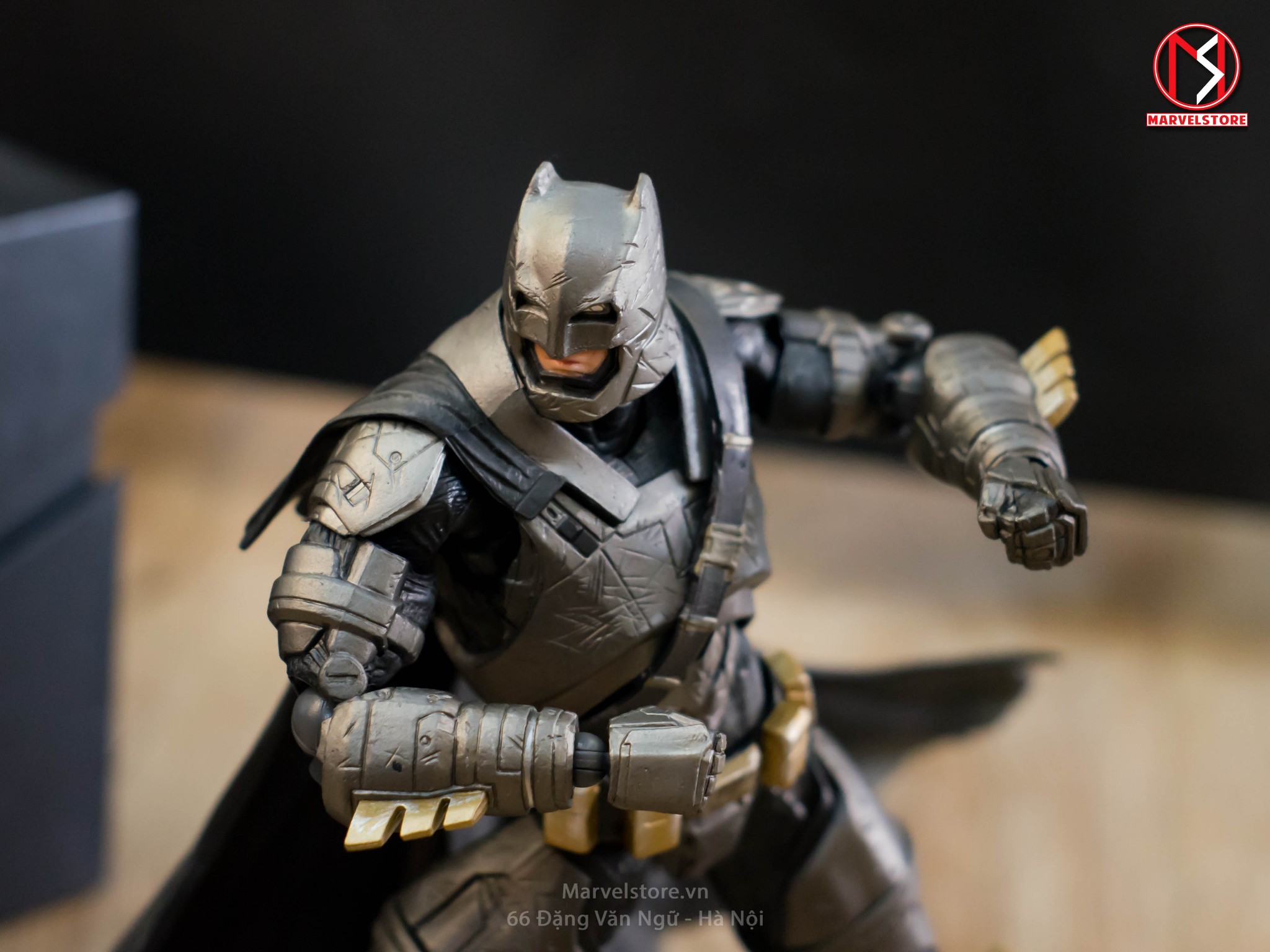 Square enix PLAY ARTS KAI Batman Armored – Marvelstore