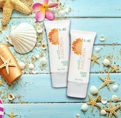 Kem chống nắng SPF 40 Hỗ Trợ trang điểm