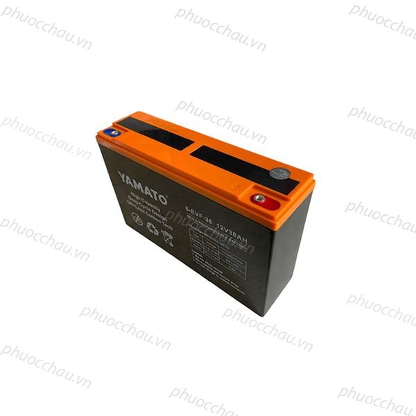 Ắc quy Yamato 6-EVF-38 12V-38AH góc nghiêng trái, vỏ đen nắp cam, tem YAMATO và thông số 12V38AH