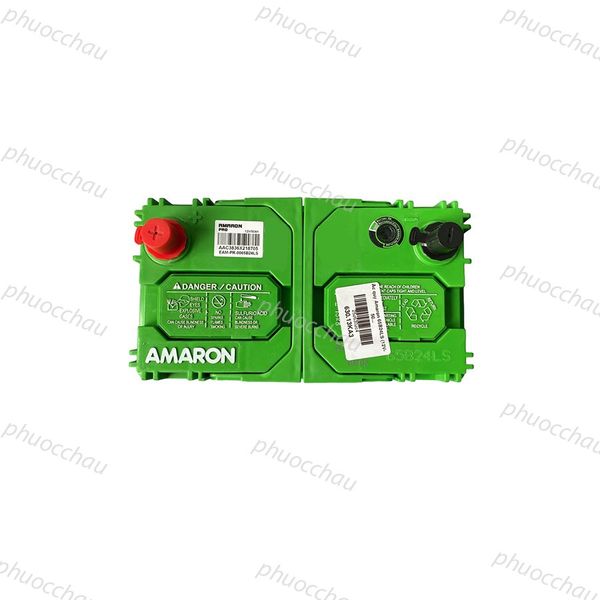 Bình ắc quy Amaron Pro 65B24L 12V 50AH nhìn từ trên xuống, cận cảnh 2 cọc bình đỏ đen và tem barcode