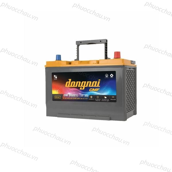 Bình ắc quy Đồng Nai CMF 95D31L 12V-80Ah góc nghiêng phải, tem vàng xanh và quai xách