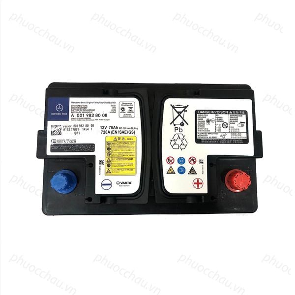 Bình ắc quy Mercedes A0019828008 AGM 12V 70Ah nhìn từ trên xuống, mặt tem thông số và cảnh báo, cọc xanh đỏ