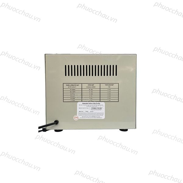 Máy sạc ắc quy LiOA BC5030 30A-50V mặt sau có bảng dòng nạp theo dung lượng bình và tem bảo hành