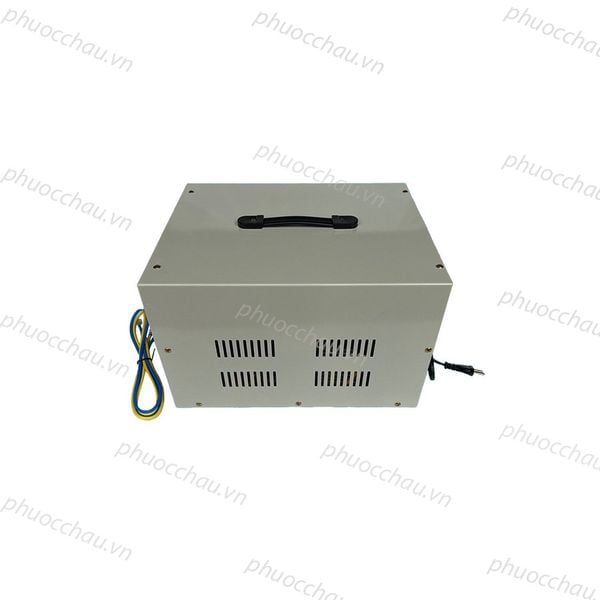 Máy sạc ắc quy LiOA BC5030 30A-50V góc nhìn mặt hông có khe tản nhiệt, dây nguồn và dây kẹp bình