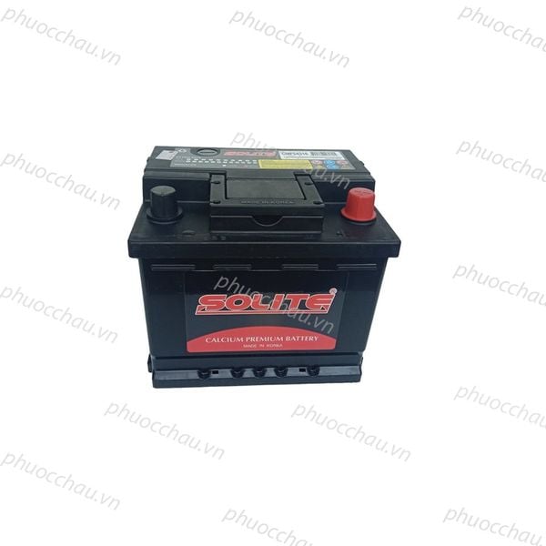 Bình ắc quy Solite DIN 54316 12V-43AH chính diện, mặt trước tem SOLITE đỏ, nắp đen, 2 cọc bình